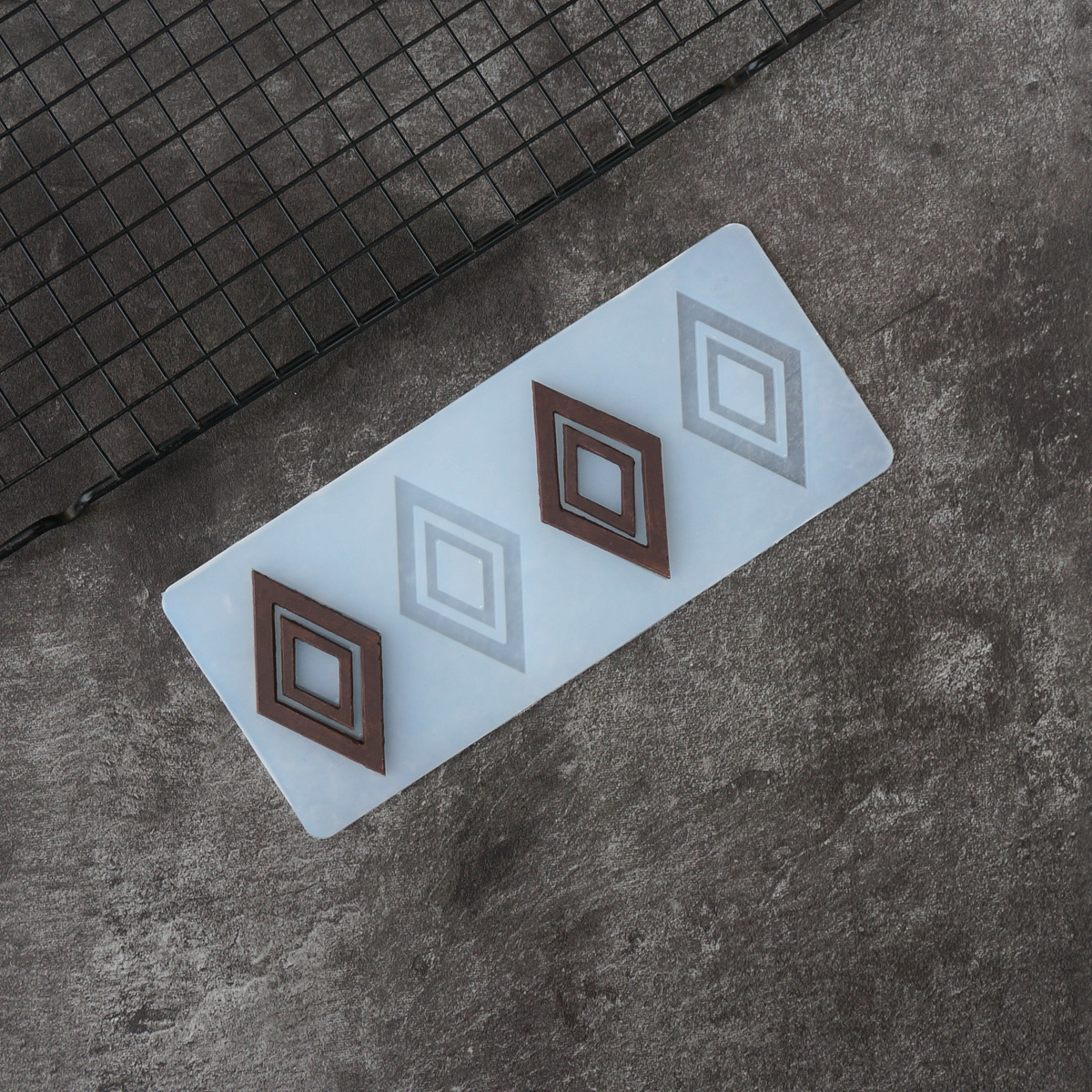 Silicone Baking Mat - Hollow Out Rhombus Pattern Chocolate Mold